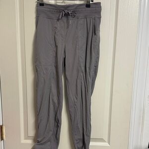 Lululemon studio mid rise cropped pant